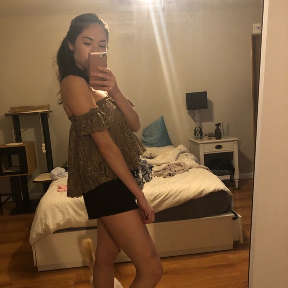 Free People Beach. Perforate detached sleeve top - Picture 3 of 3